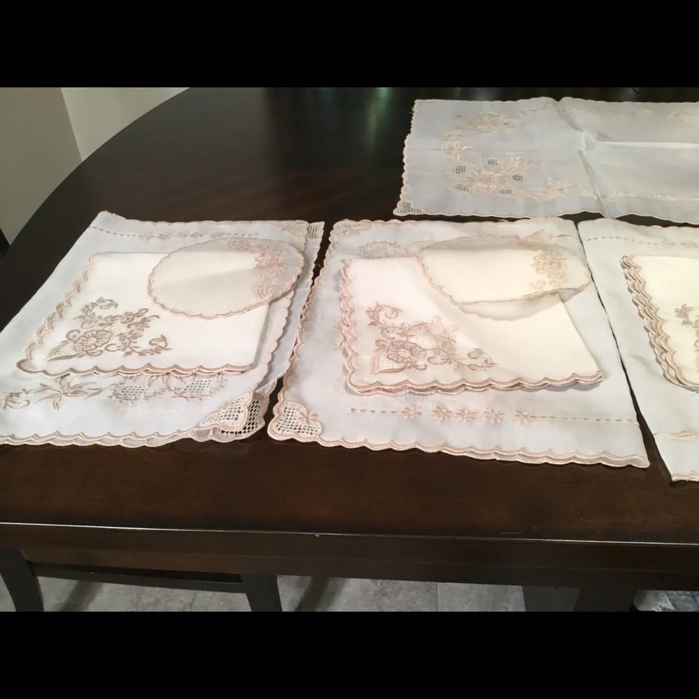 VINTAGE LUXURY SILK TABLECLOTH‎ SETS FOR 6